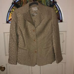 Emanuel 2pc suit. Acetate, rayon & nylon in size 4